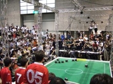 RoboCup：自律ロボットによるサッカーの国際的な競技会（競技の様子）